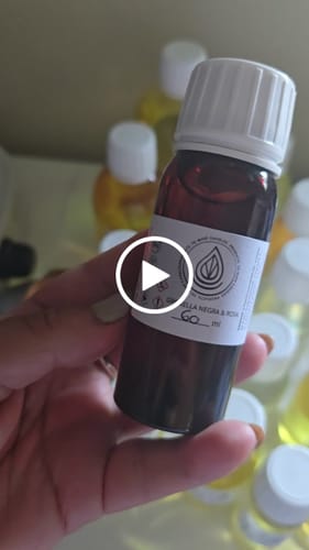 Customer video review of Fragancia GROSELLA NEGRA & ROSA