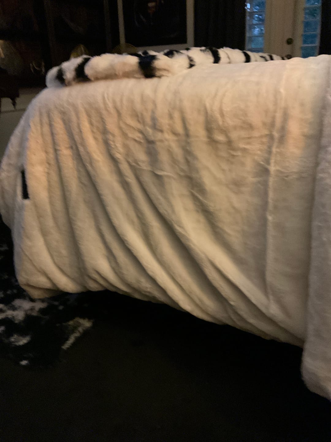 Customer photo review of The CYRA Ultra-Soft Velvet Bedding Set