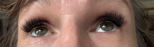 Customer photo review of FEATHER Self-adhesive  Cluster Lashes