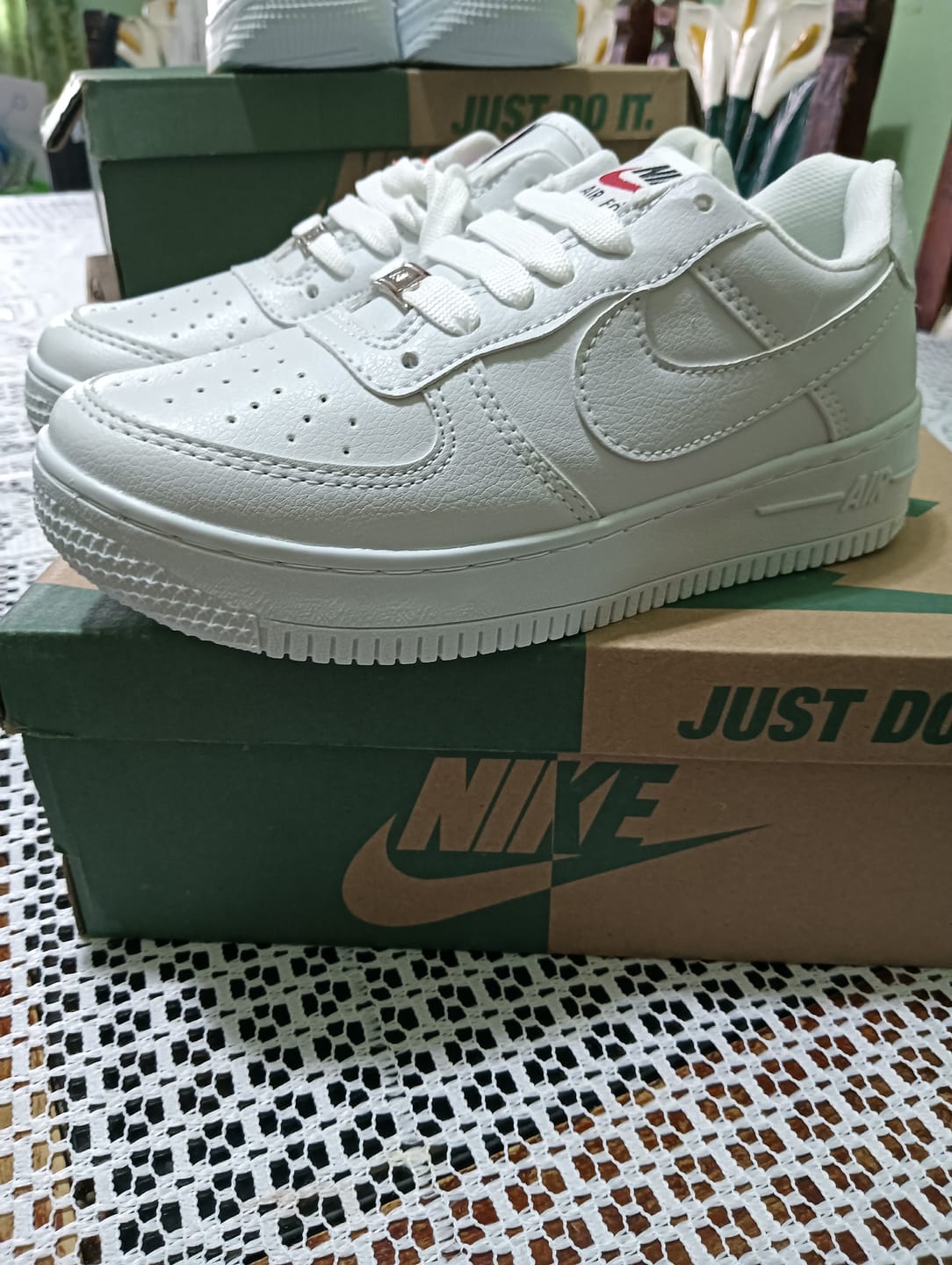 Customer photo review of Tenis 420 Blanco Negro Negro