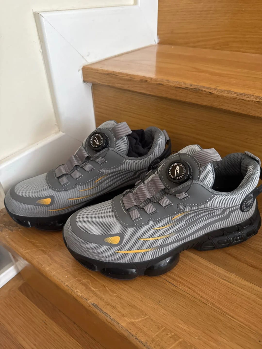 Customer photo review of Rotating Button Safety Shoes Anti Smash Anti Puncture For Men — Black | KIMLUD