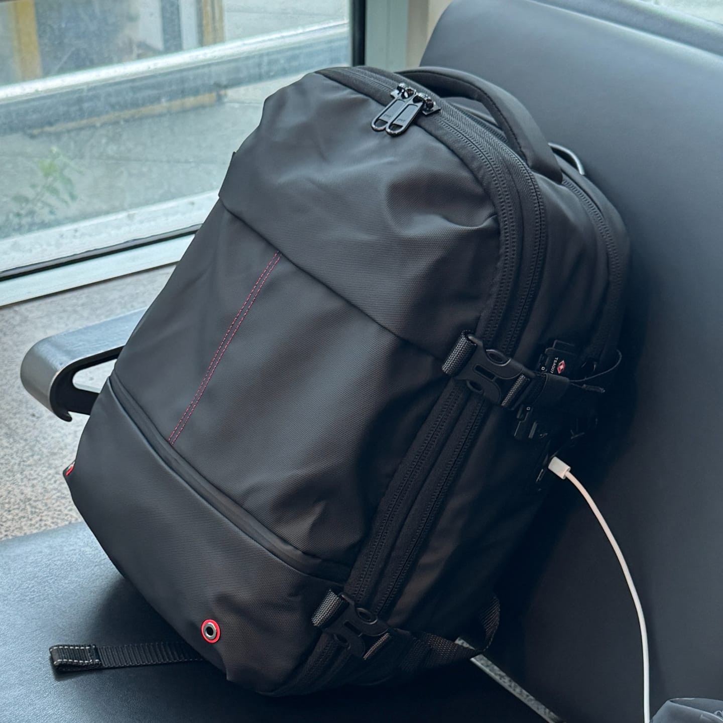 Customer photo review of VAULTBAG® Original Under Seat 40L (Ryanair)