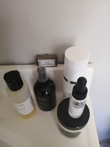 Customer photo review of Face Oil (Moisture Absolute)