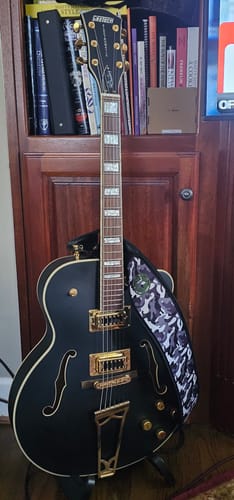 Customer photo review of Zero-Gravity Strap for Guitar & Bass