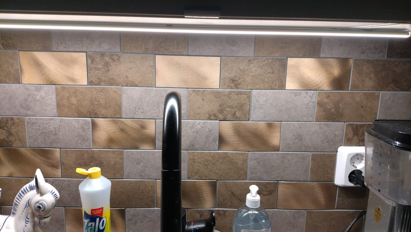 Customer photo review of Bente subway selvklebende veggfliser
