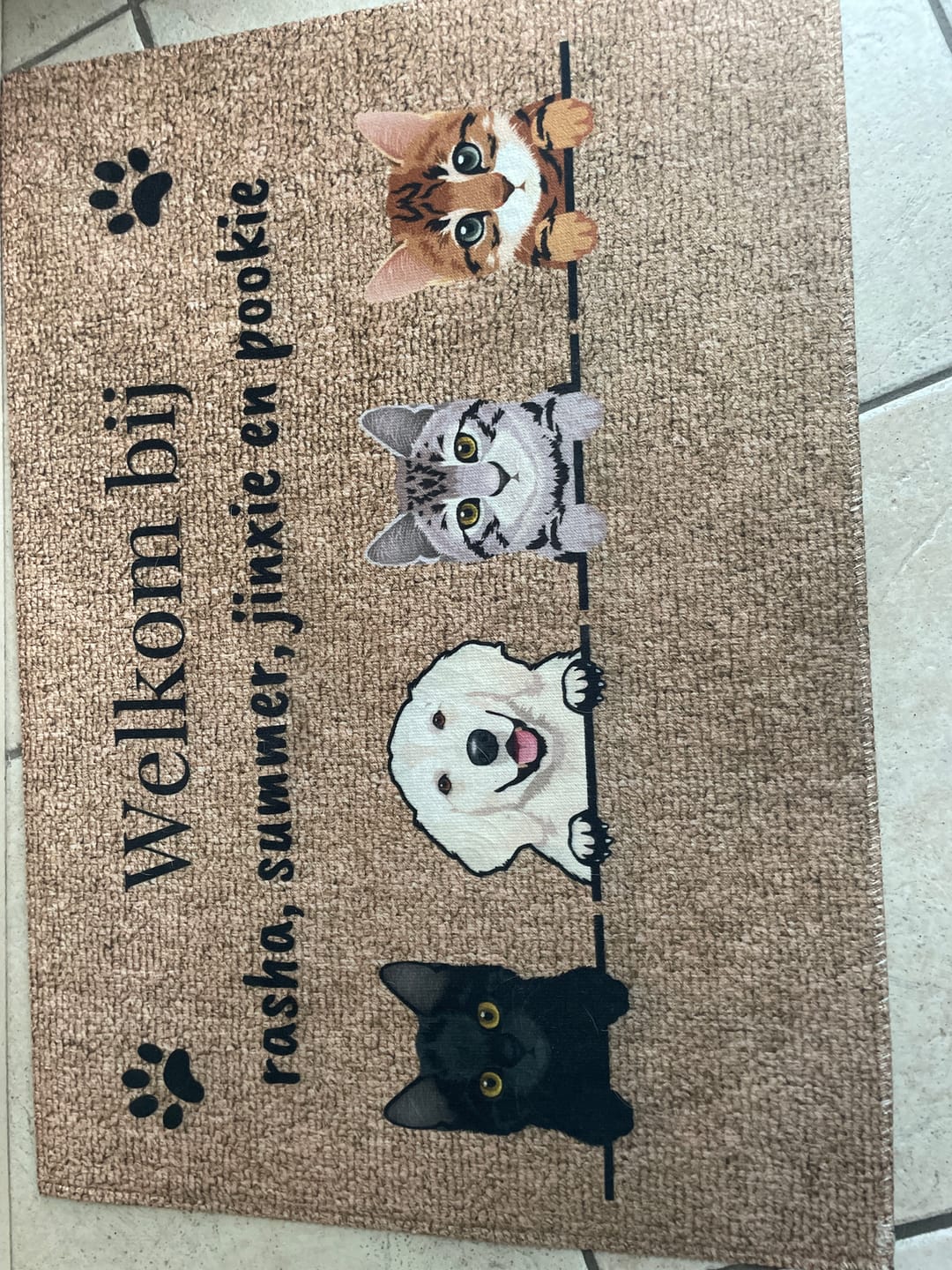 Customer photo review of Welkom bij - Gepersonaliseerde huisdier deurmat