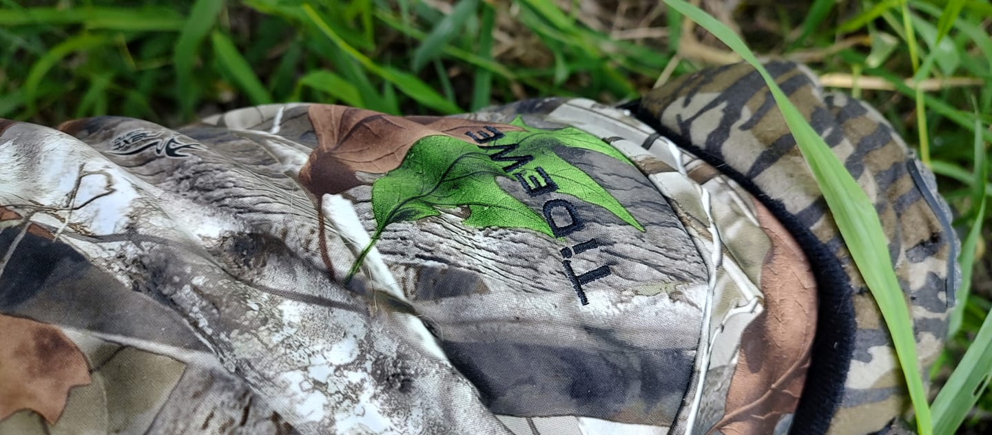 Customer photo review of Men's Hunting Clothes,Silent Water Resistant Camo Hunting Suits