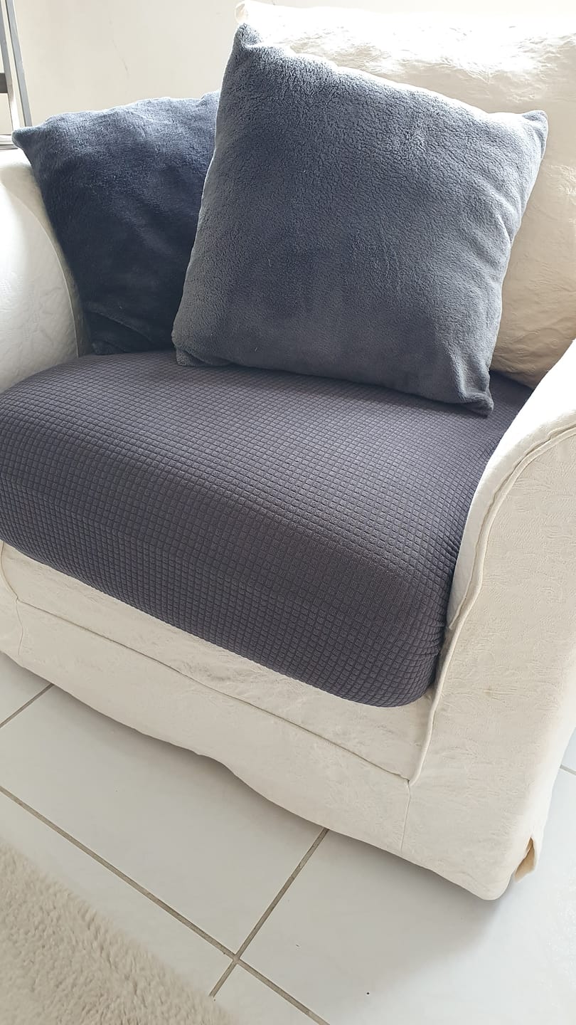 Customer photo review of EasyDrap™ Gris - Housse Déperlante Pour Coussin de Canapé