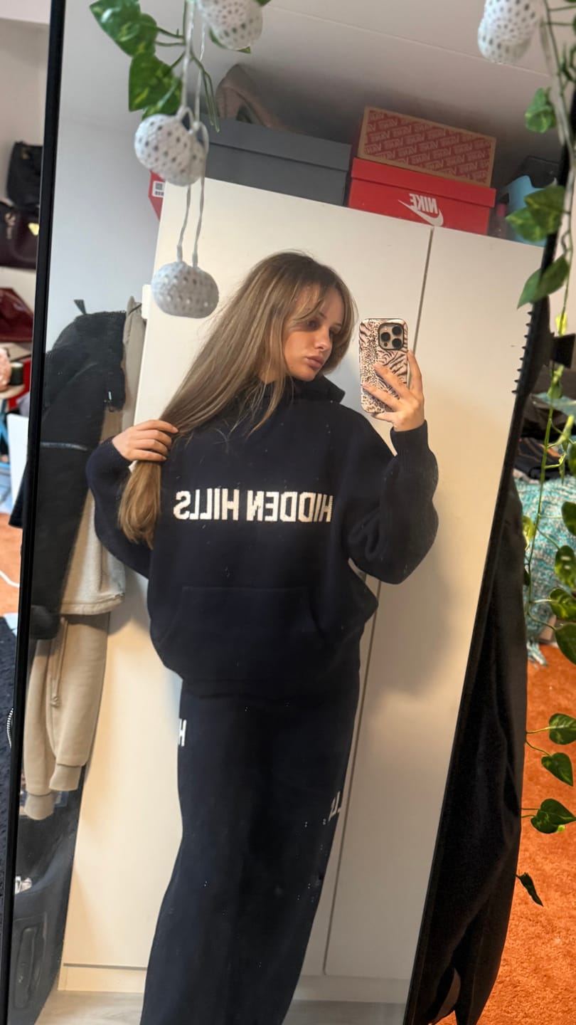 Kundenbewertung mit Foto von KNIT HOODIE NAVY