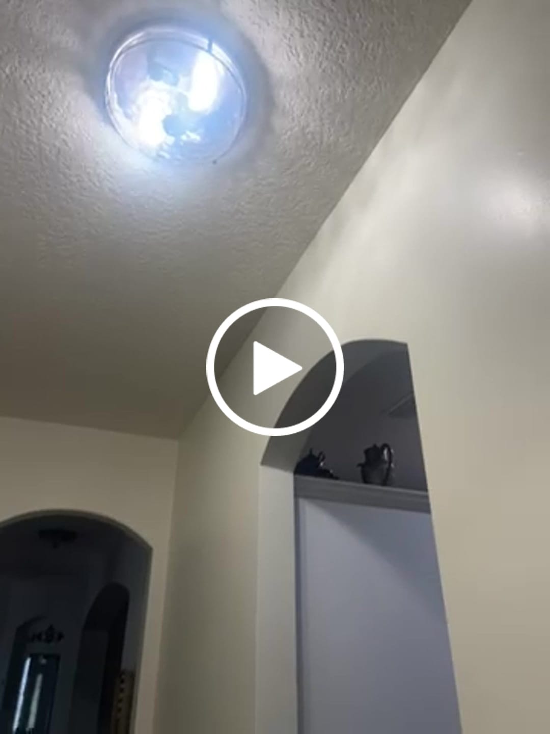 Customer video review of 2-Light Water Glass Round Flush Mount Ceiling Light