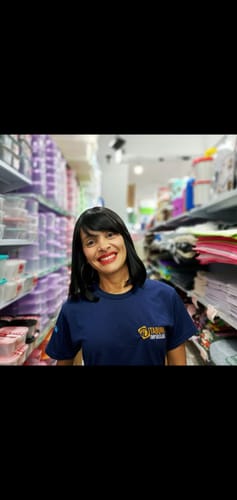 Customer photo review of Peruca Vicky Preta com Franja