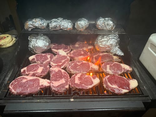 Reseña con foto de un cliente sobre Rib Eye Steak Choice