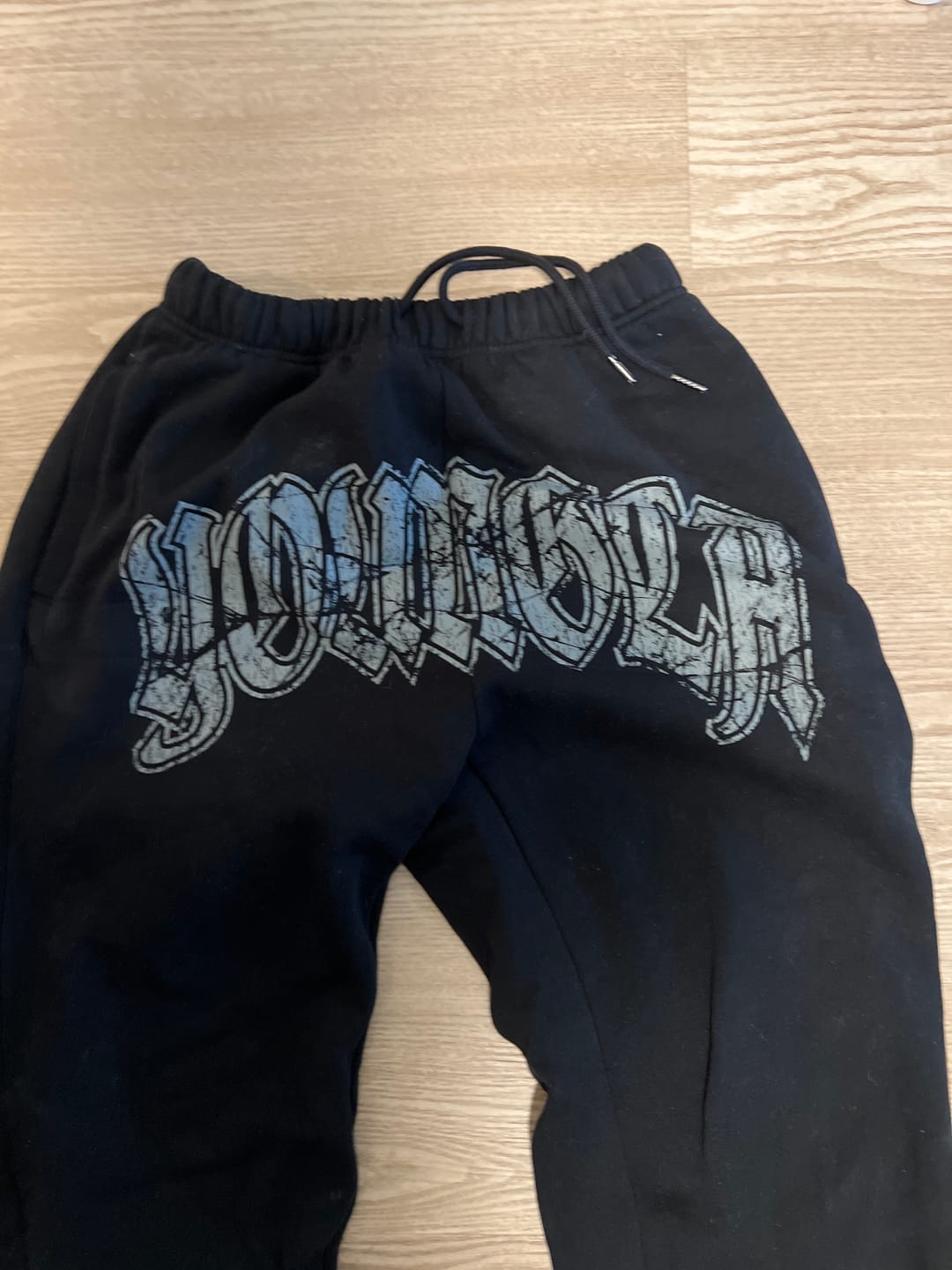 Customer photo review of W257 My eyes are up here Jogger