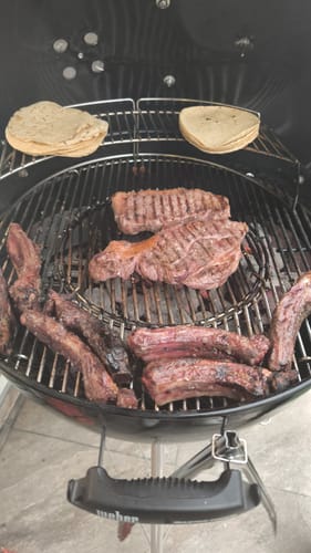 Reseña con foto de un cliente sobre Diezmillo Steak