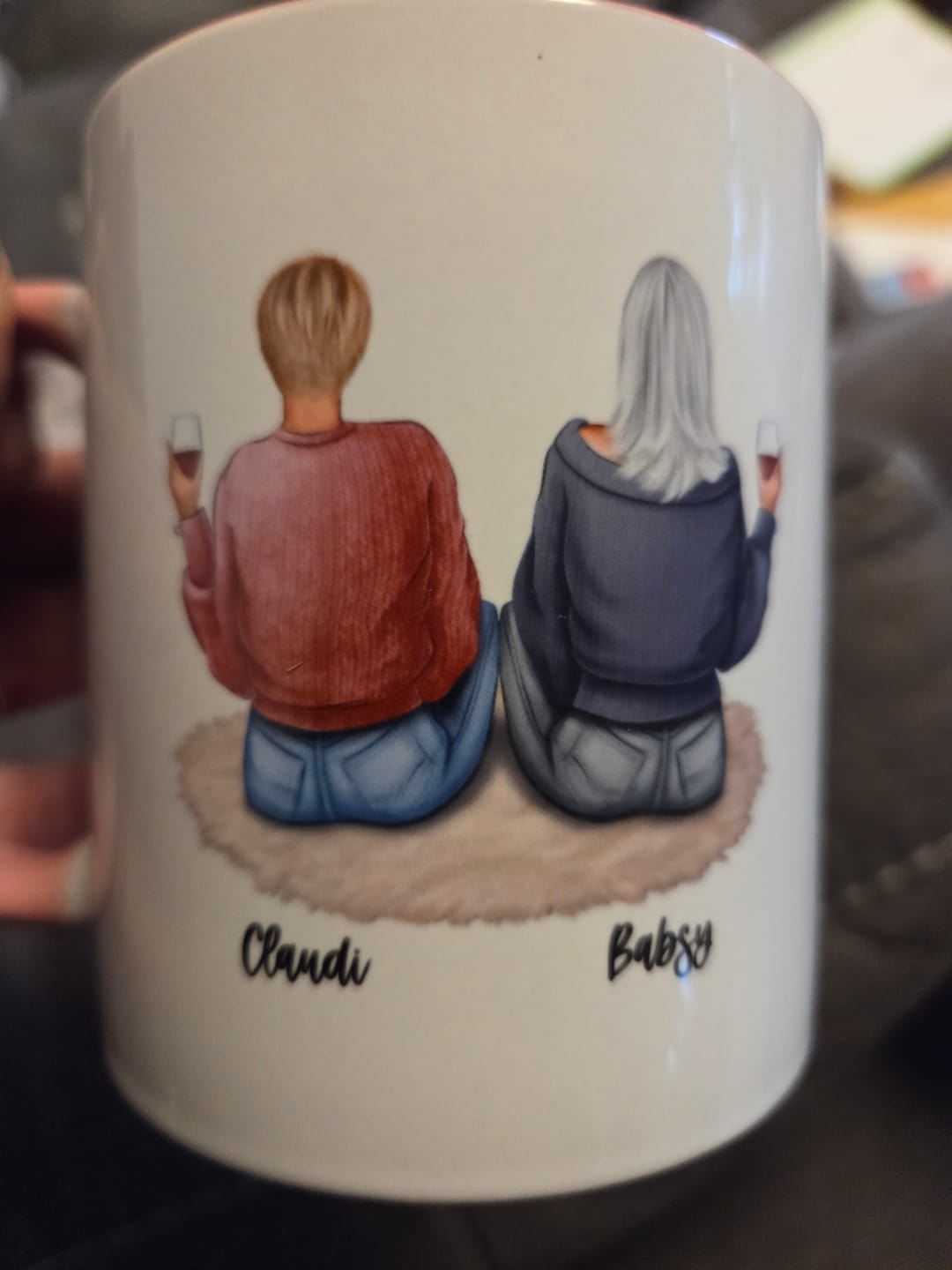 Customer photo review of Sitzende Mädels - Personalisierte Tasse