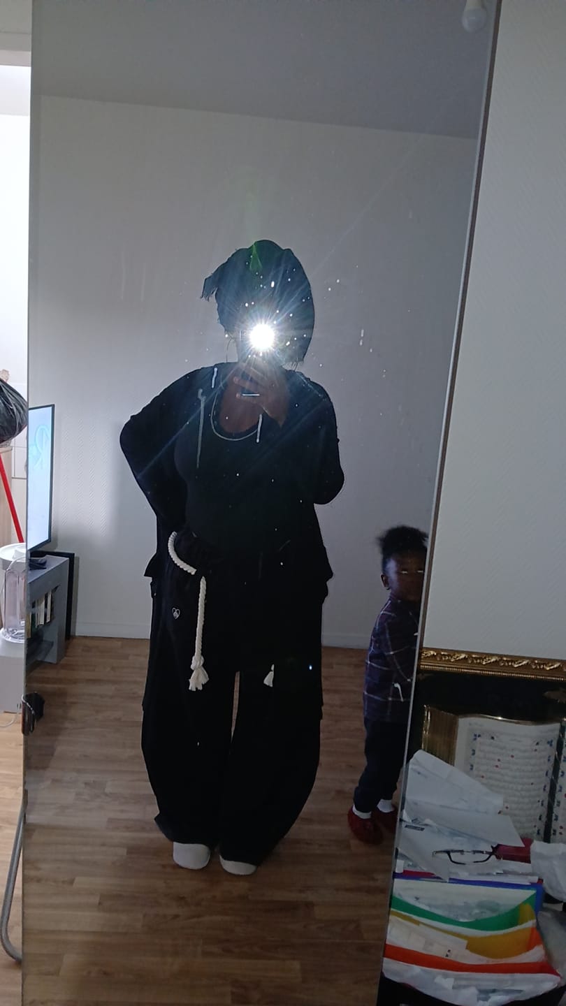 Customer photo review of Aelfric Eden Super Baggy Barrel Sweatpants