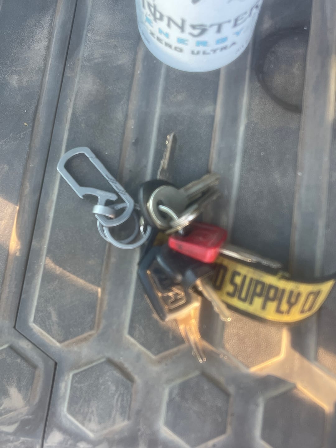 Customer photo review of 80Eighty® Titanium Keychain Clip