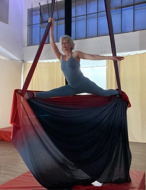 Customer photo review of Aerial Silk Farbverlauf - ember
