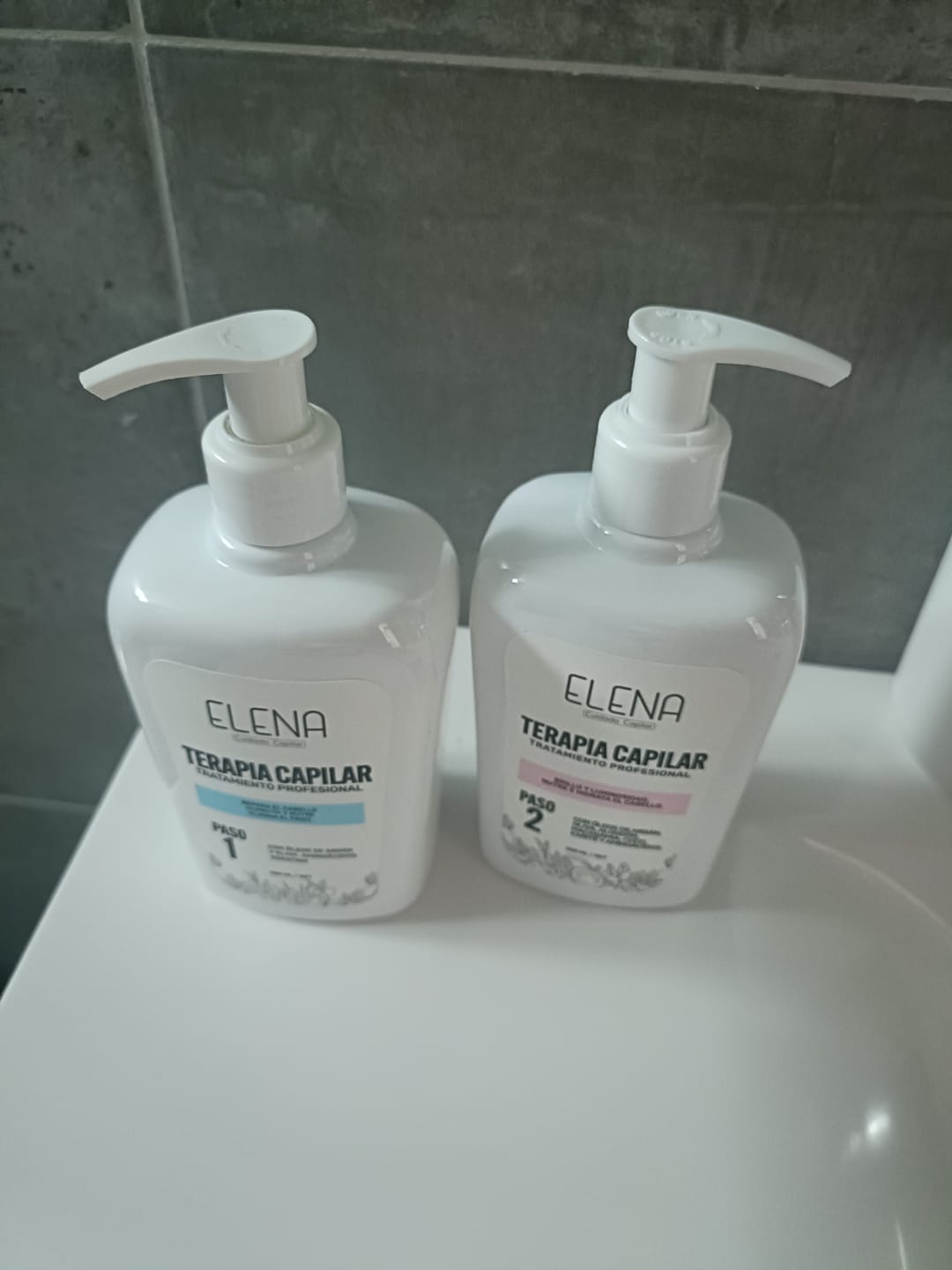 Customer photo review of 🔥 Caja Rosa de Reconstrucción Capilar y Anti-Frizz