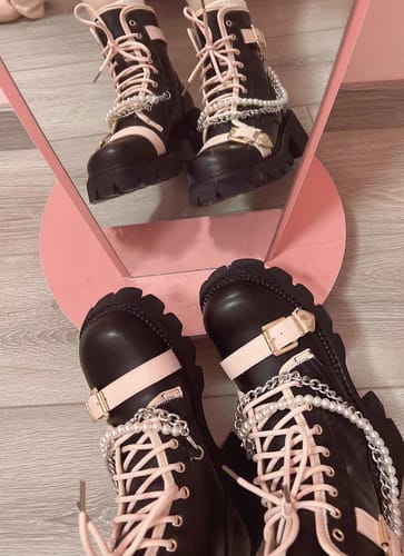 Customer photo review of Original cute Martin boots