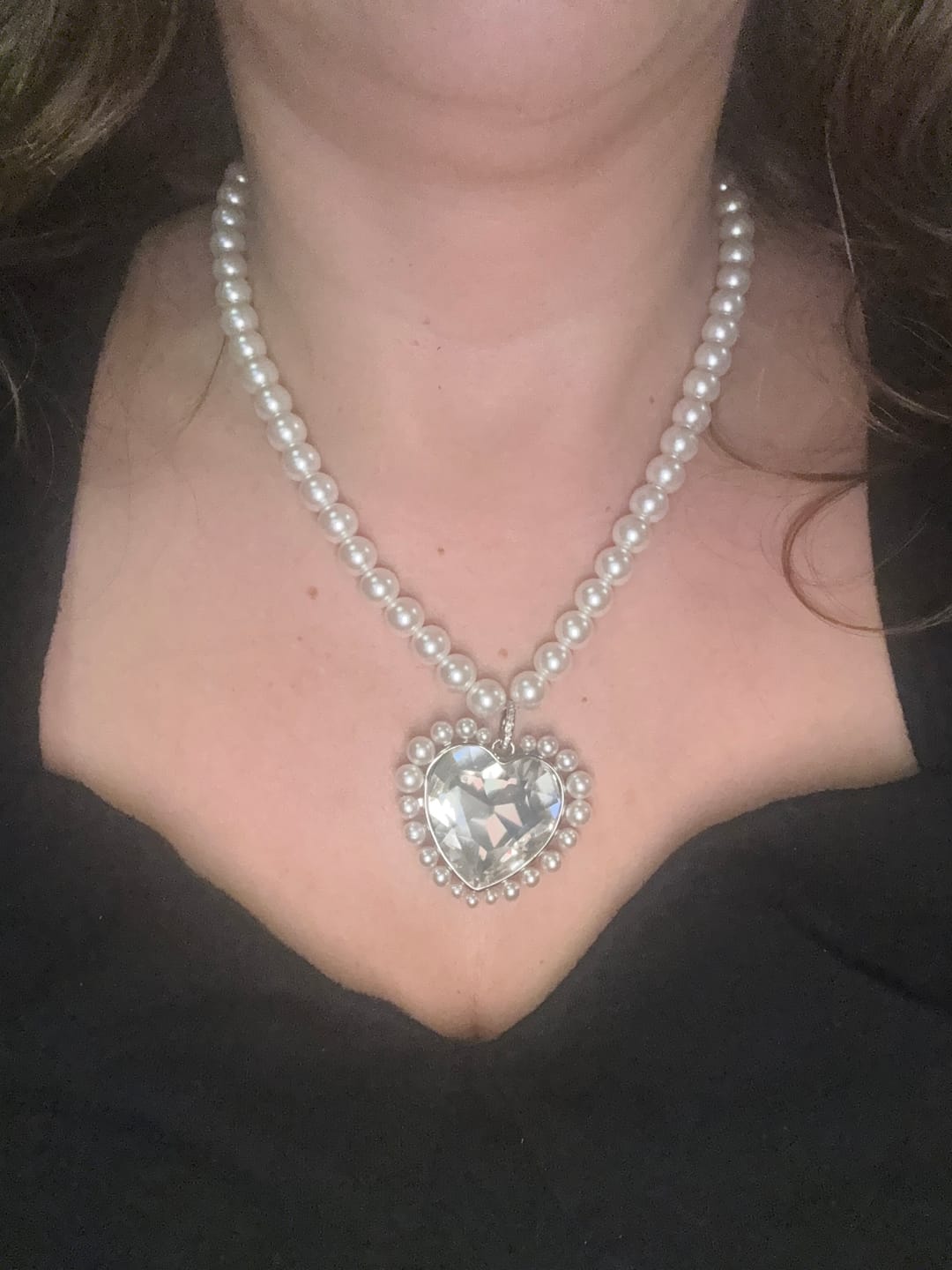 Customer photo review of COLLAR SWAROVSKI ARIANA GRANDE CRISTALES CRYSTAL PEARL PERLAS TALLA DE CORAZON GRANDE