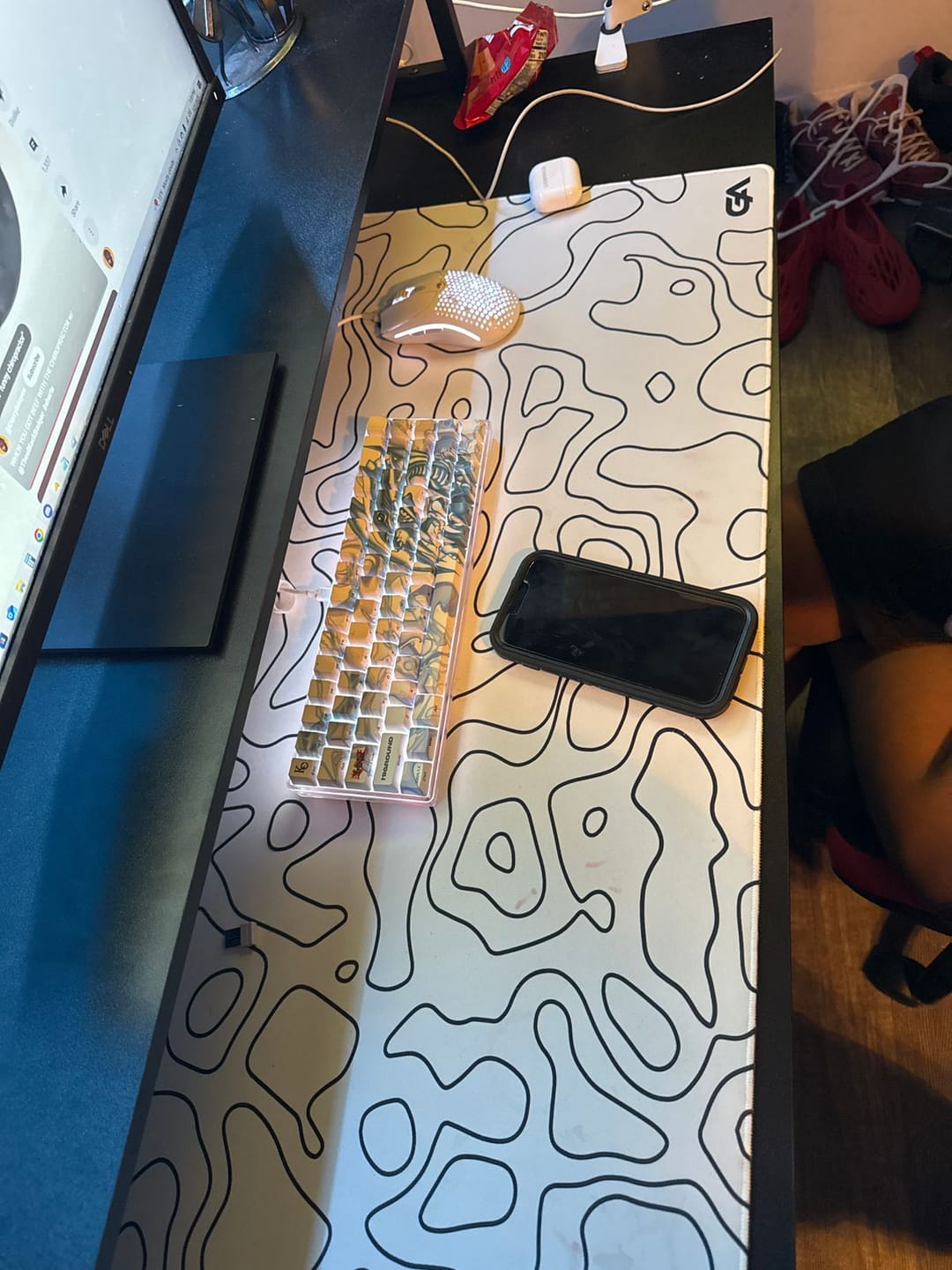 Customer photo review of White Topo Mousepad