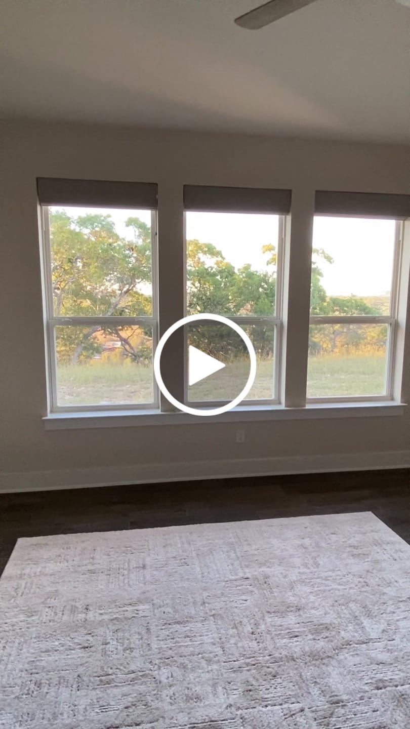 Customer video review of SmartWings Motorized Woven Wood Shades 50%/70%/100% Blackout Orithyia