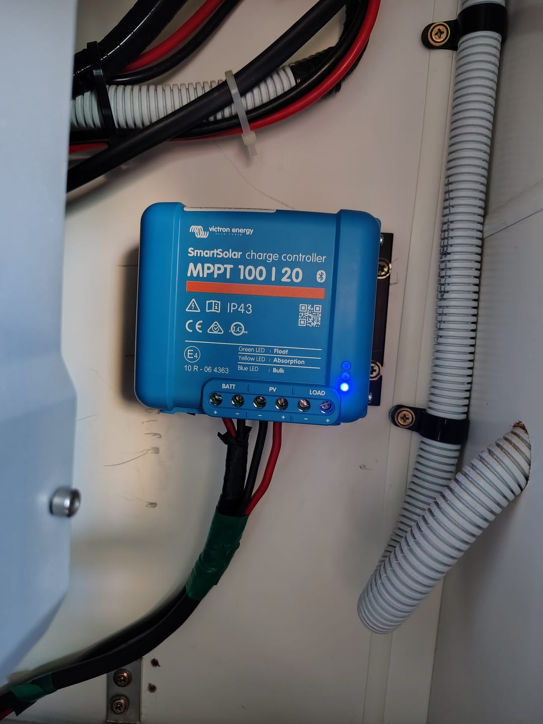 Customer photo review of Victron SmartSolar MPPT (All Models)