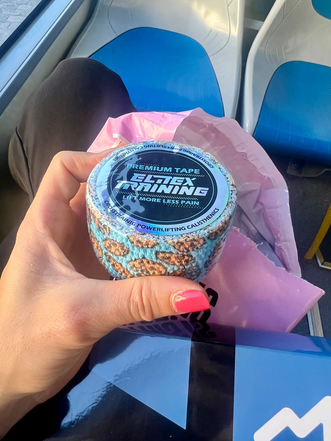 Customer photo review of Premium Tape Extra Adhesivo Cookie Edition Pack 3