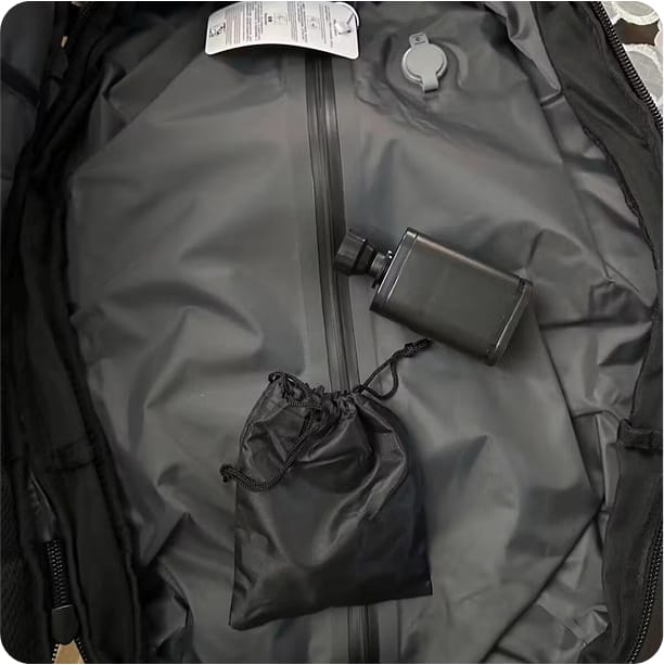 Customer photo review of VAULTBAG® Original Under Seat 40L (Ryanair)