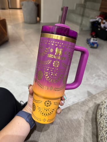 Customer photo review of Stanley Quencher H2.0 Flowstate™ Tumbler Sunrise Catrina | 887ML