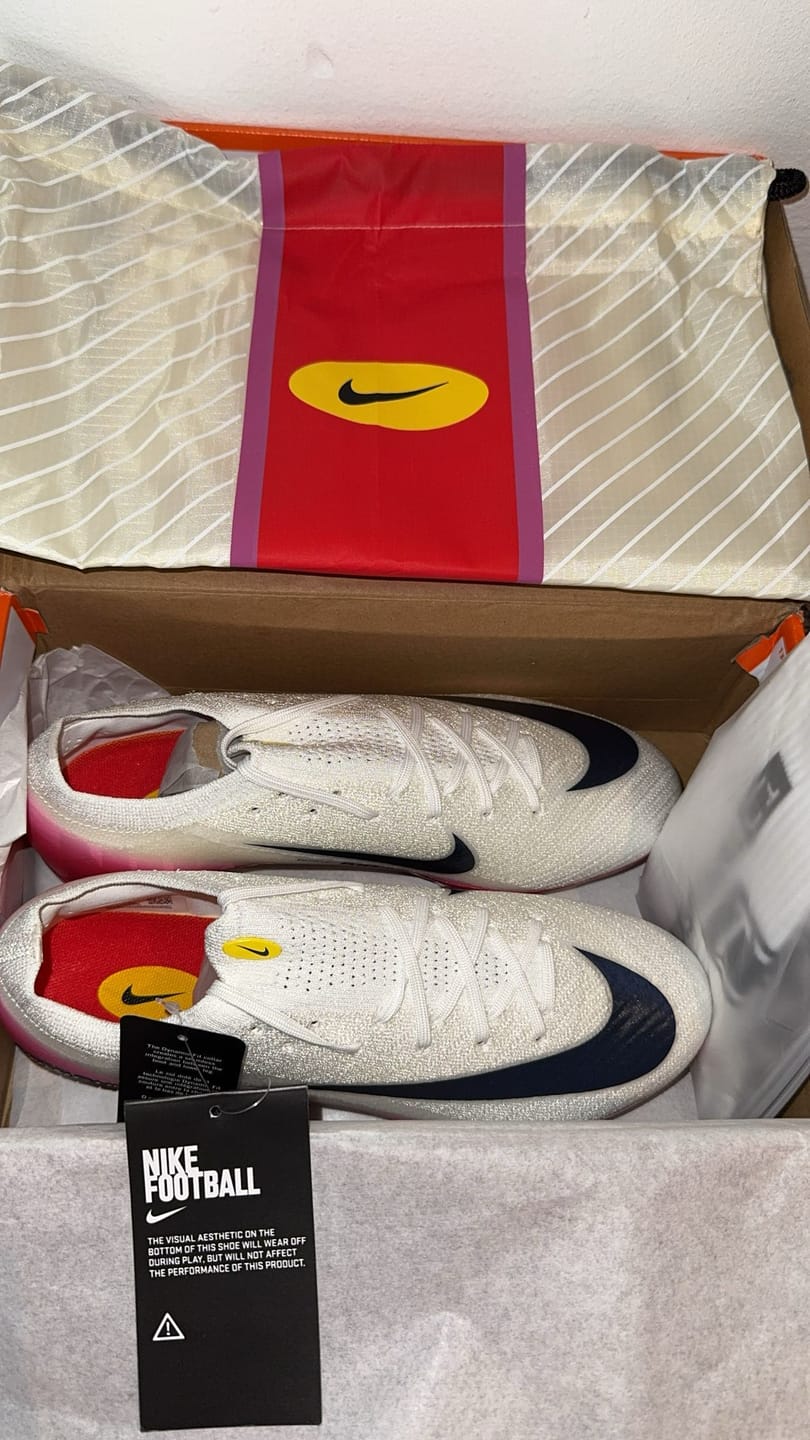 Customer photo review of Mercurial Vapor 16 FG - Fear Nothing - Blanc/Rouge