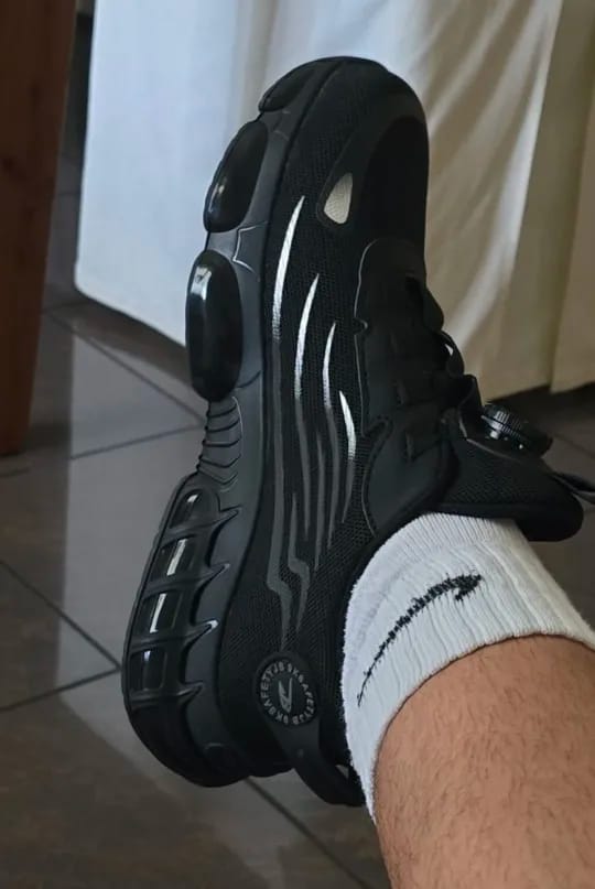 Customer photo review of Rotating Button Safety Shoes Anti Smash Anti Puncture For Men — Black | KIMLUD