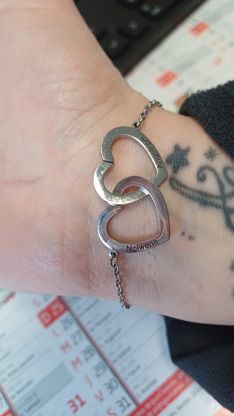 Customer photo review of Personalized Interlocking Double Heart Bracelet