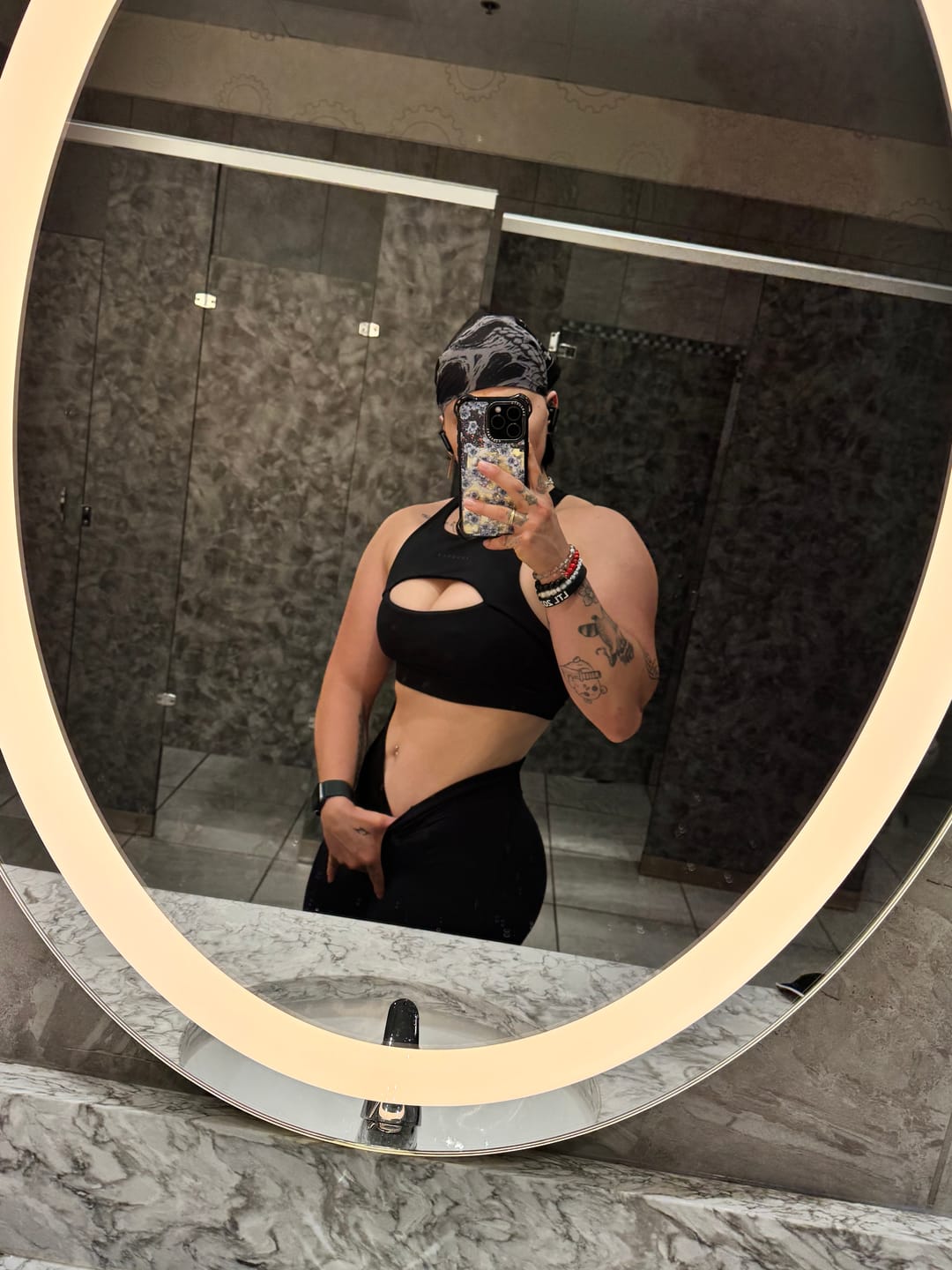 Customer photo review of W285 - Elevate flare leggings