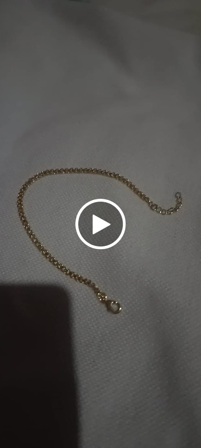 Customer video review of Pulsera Bismarck en Oro laminado 18k