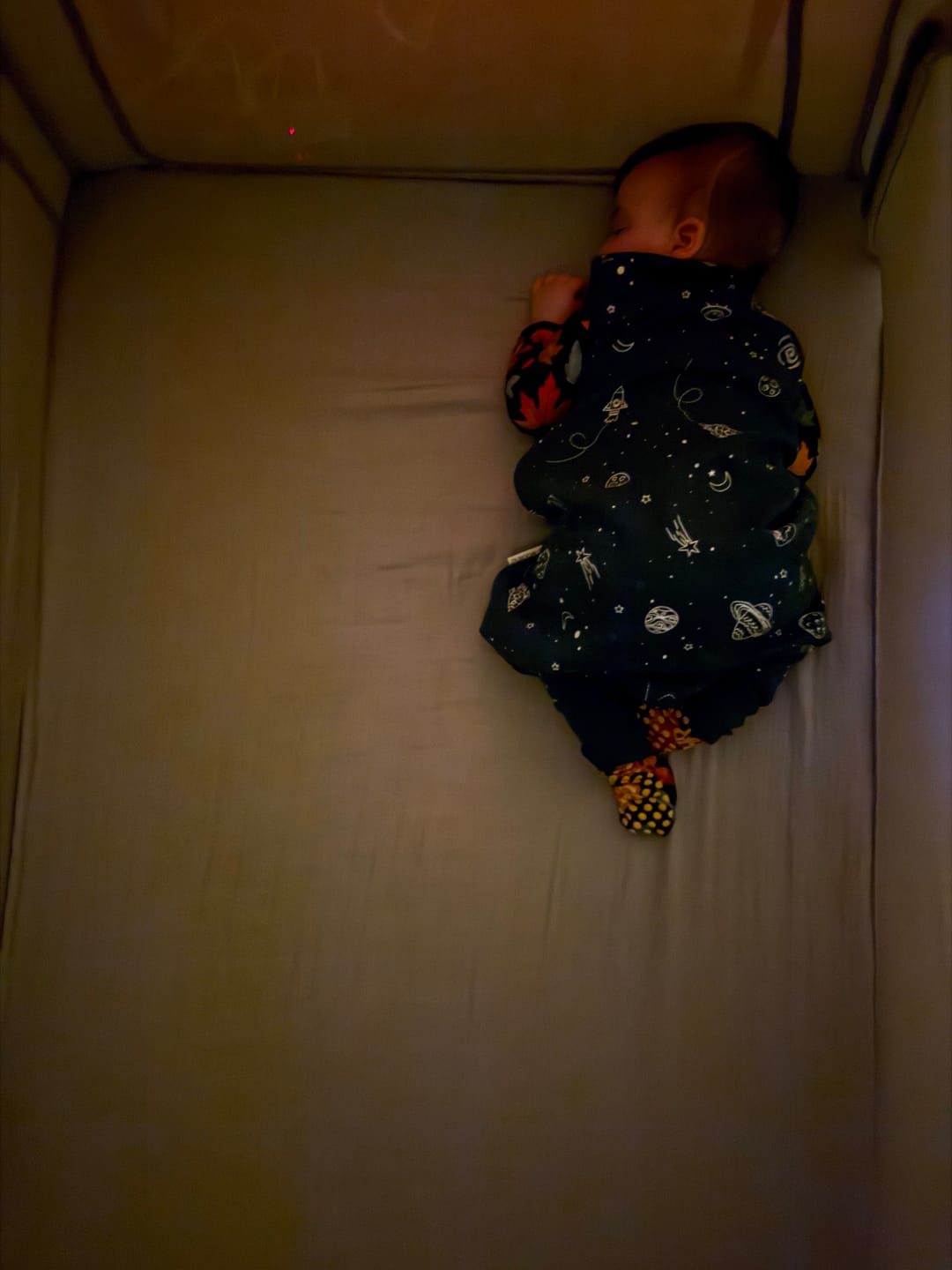 Customer photo review of 4 Season® Baby Sleep Bag with Feet, Merino Wool & Organic Cotton, Space - GLOW IN THE DARK