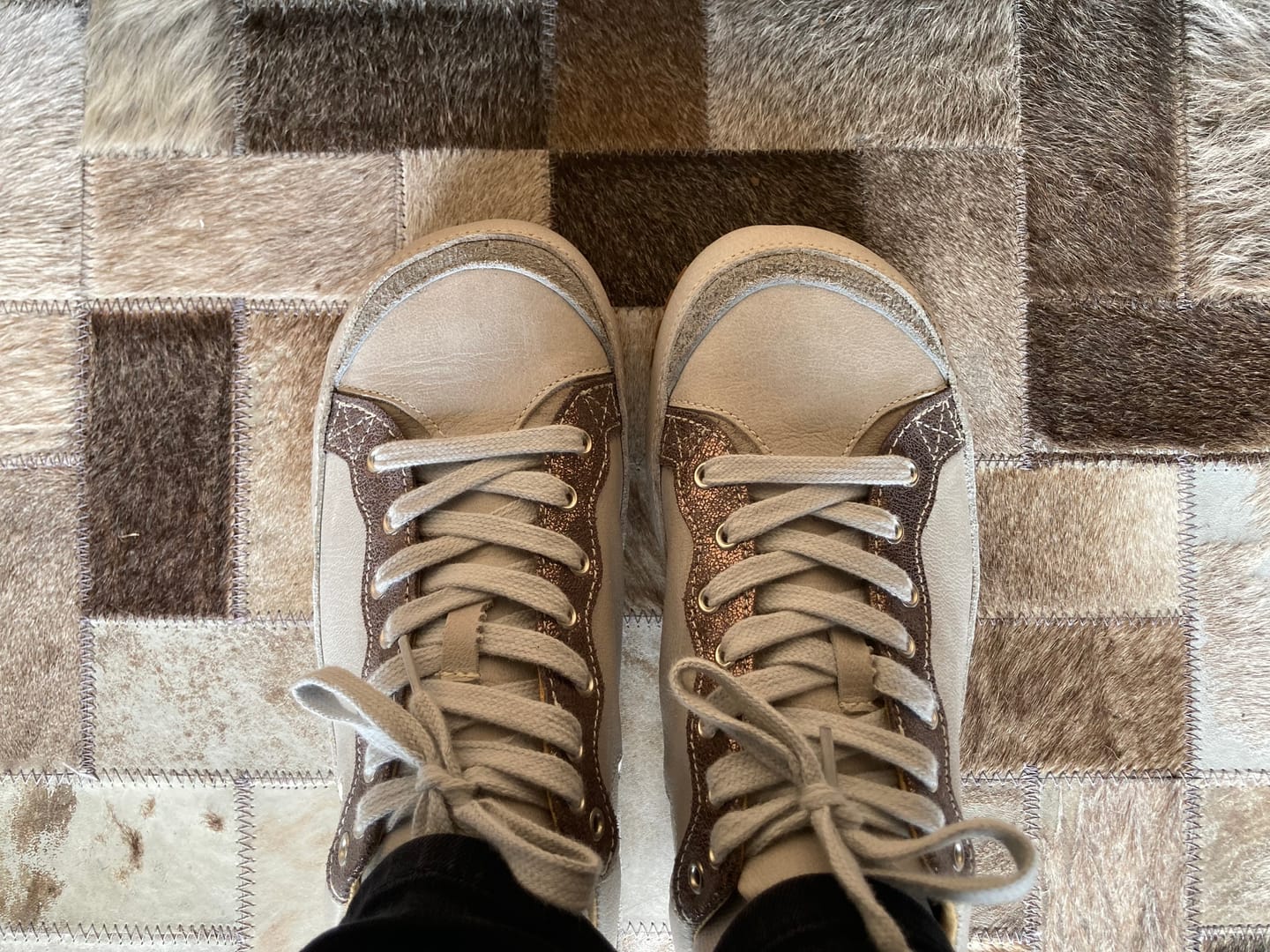 Customer photo review of Zapatilla A2. Plateada