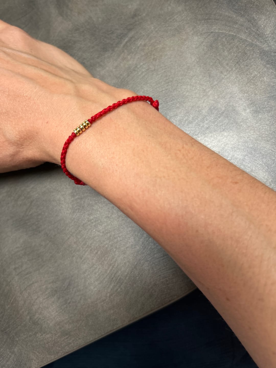 Customer photo review of Buddha Stones 925 Sterling Silber Lucky Golden Bead Geflochtenes Armband Fußkettchen
