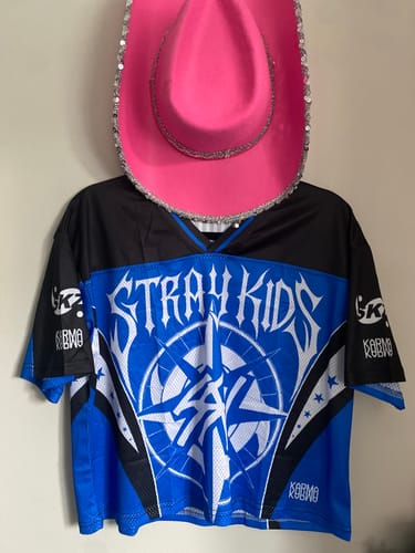 Customer photo review of SKZOO Stray Kids Album Karma Mixed Mesh Jersey