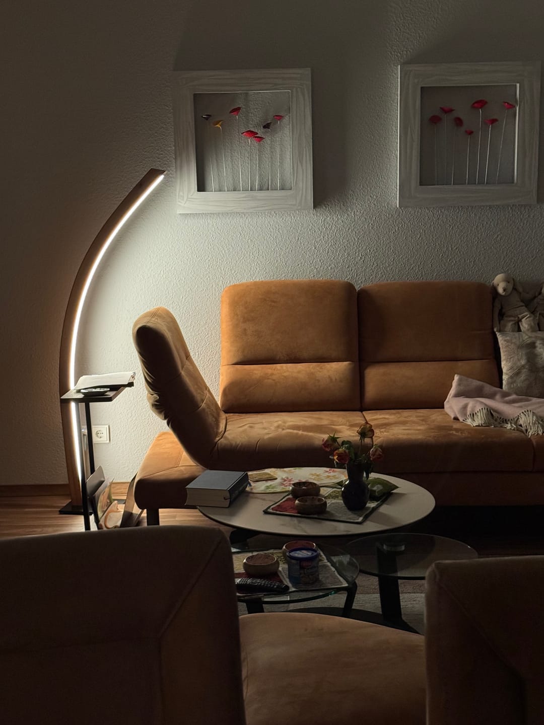 Customer photo review of Designer Stehlampe aus Massivholz, LED-Leuchte geschwungen - Solara