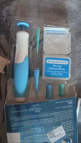 Customer photo review of Nie wieder Hautanhängsel