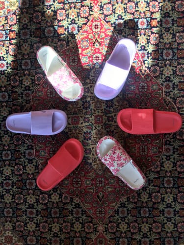 Customer photo review of HappyFlops Limited Editions