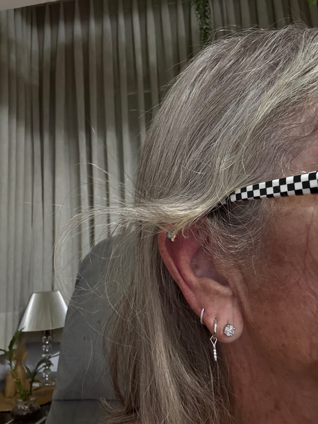 Customer photo review of עגיל חישוק ויטני