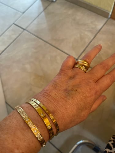 Customer photo review of Timeless Pave Armreif 14K Vergoldet