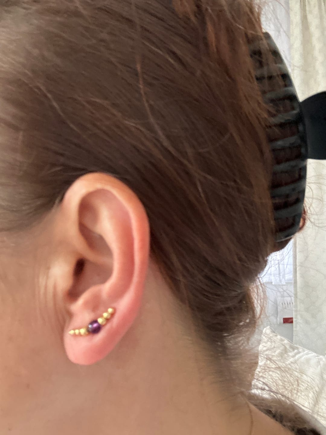 Customer photo review of Geburtsstein Ear Climber