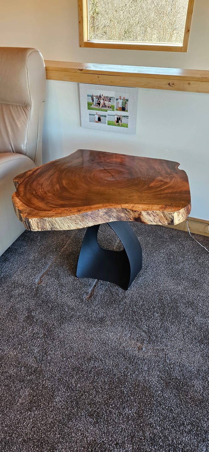 Customer photo review of End Table Legs 220 Tulipe 20" H for Modern Round Tabletop