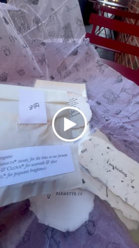 Customer video review of free gift with first order