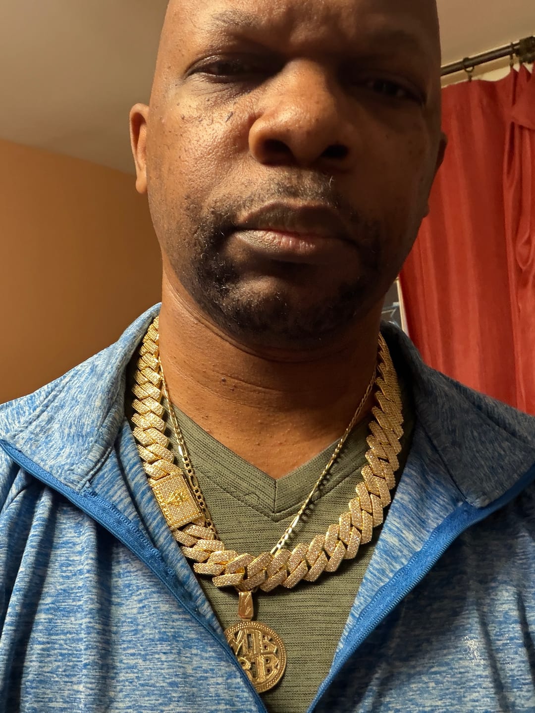 Customer photo review of 20mm Monaco Chain - Gold