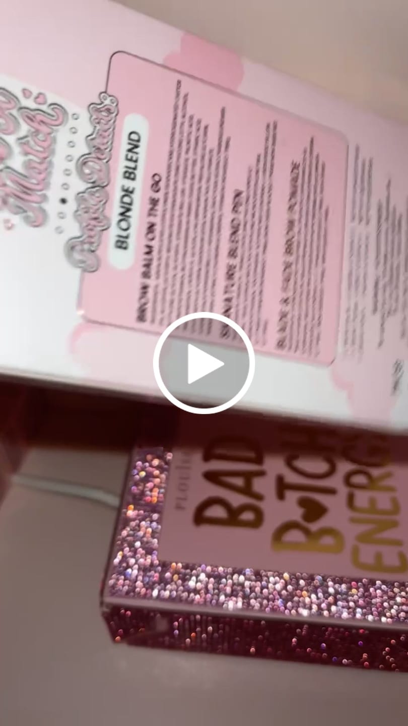 Kundevideoanmeldelse av P.Louise It's A Match Trio Brow Set